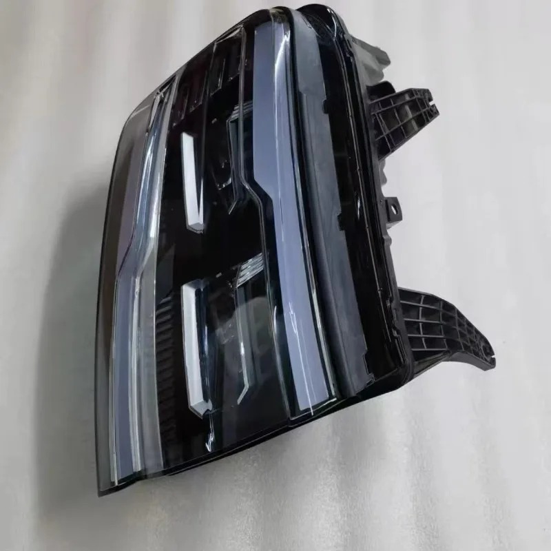 Wholesale Price Auto Spare Parts Right Headlight for  Formula Leopard 5 Oe 17990731-00